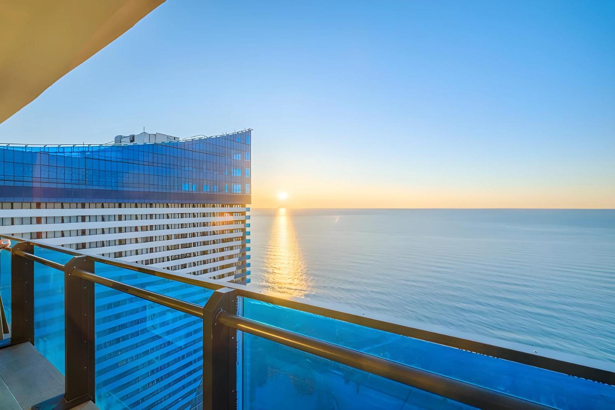 Luxury Orbi City Sea View Aparthotel Μπατούμι Εξωτερικό φωτογραφία