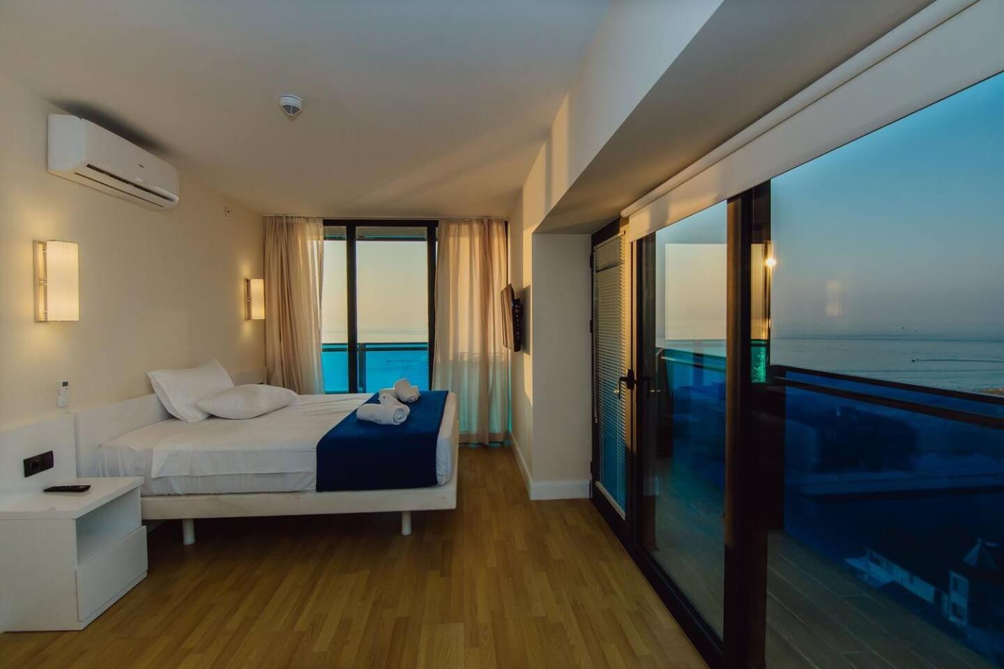 Luxury Orbi City Sea View Aparthotel Μπατούμι Εξωτερικό φωτογραφία