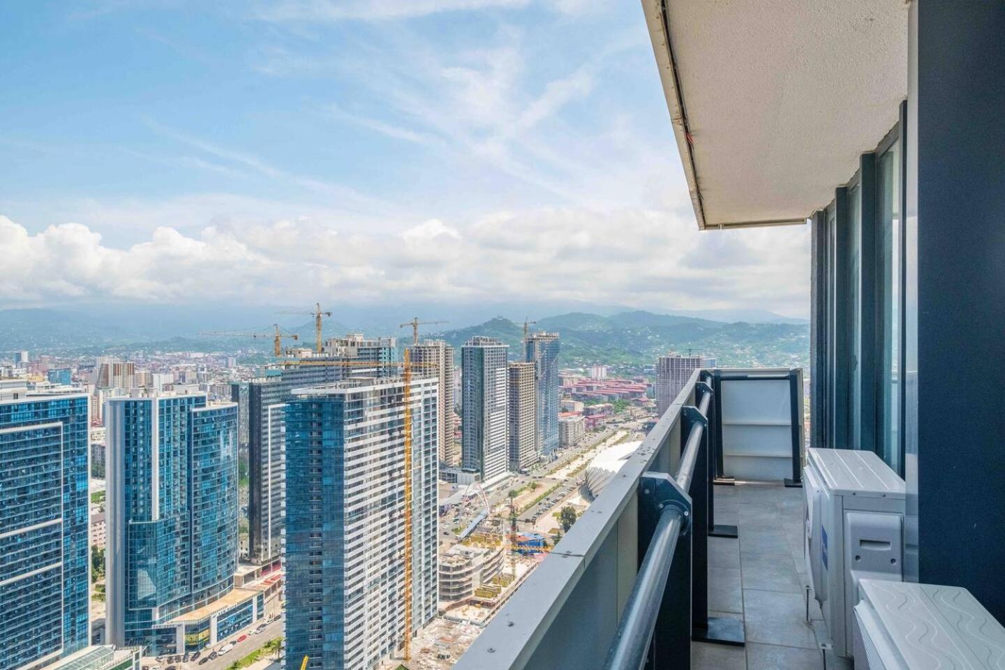 Luxury Orbi City Sea View Aparthotel Μπατούμι Εξωτερικό φωτογραφία