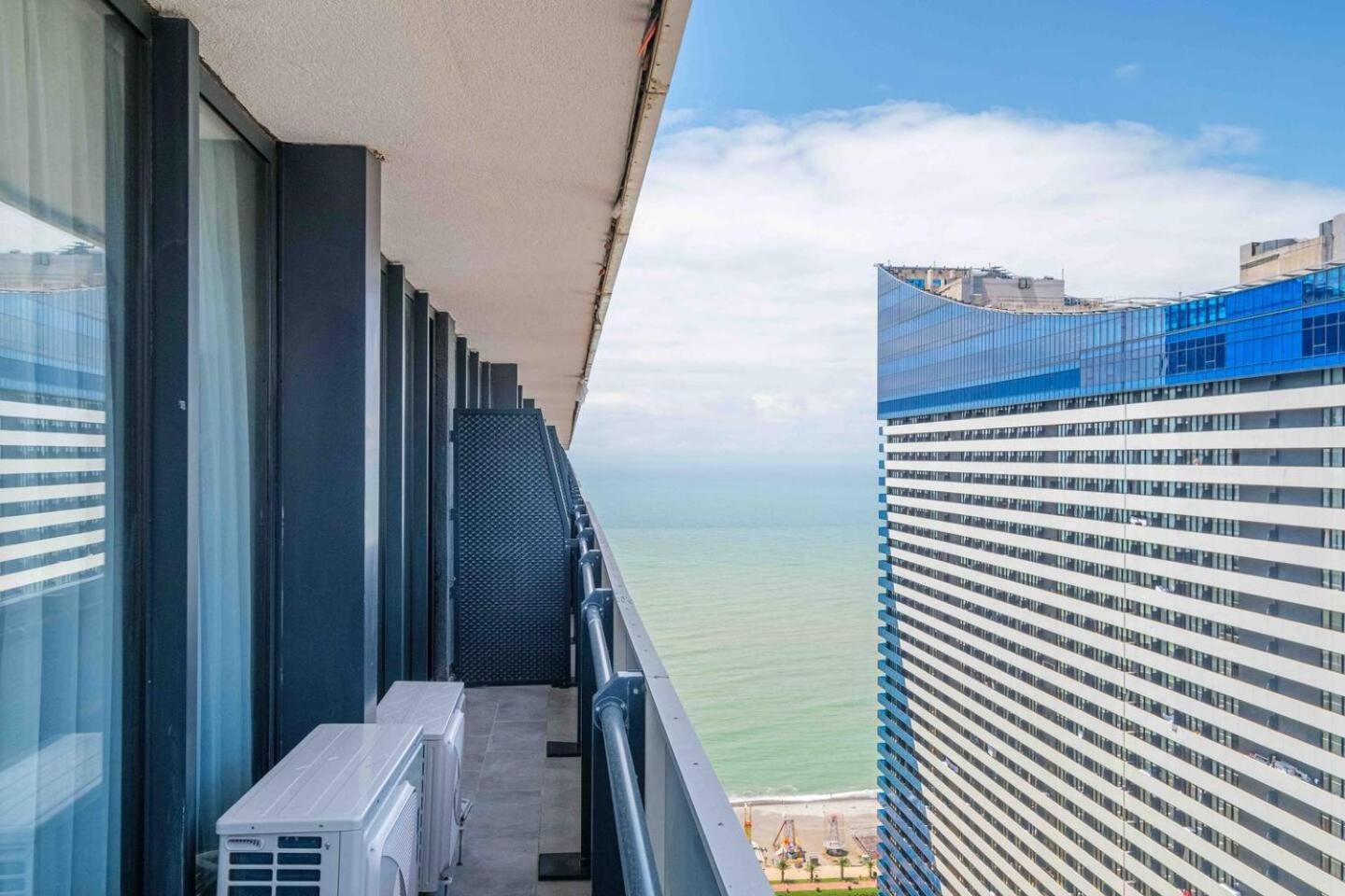 Luxury Orbi City Sea View Aparthotel Μπατούμι Εξωτερικό φωτογραφία