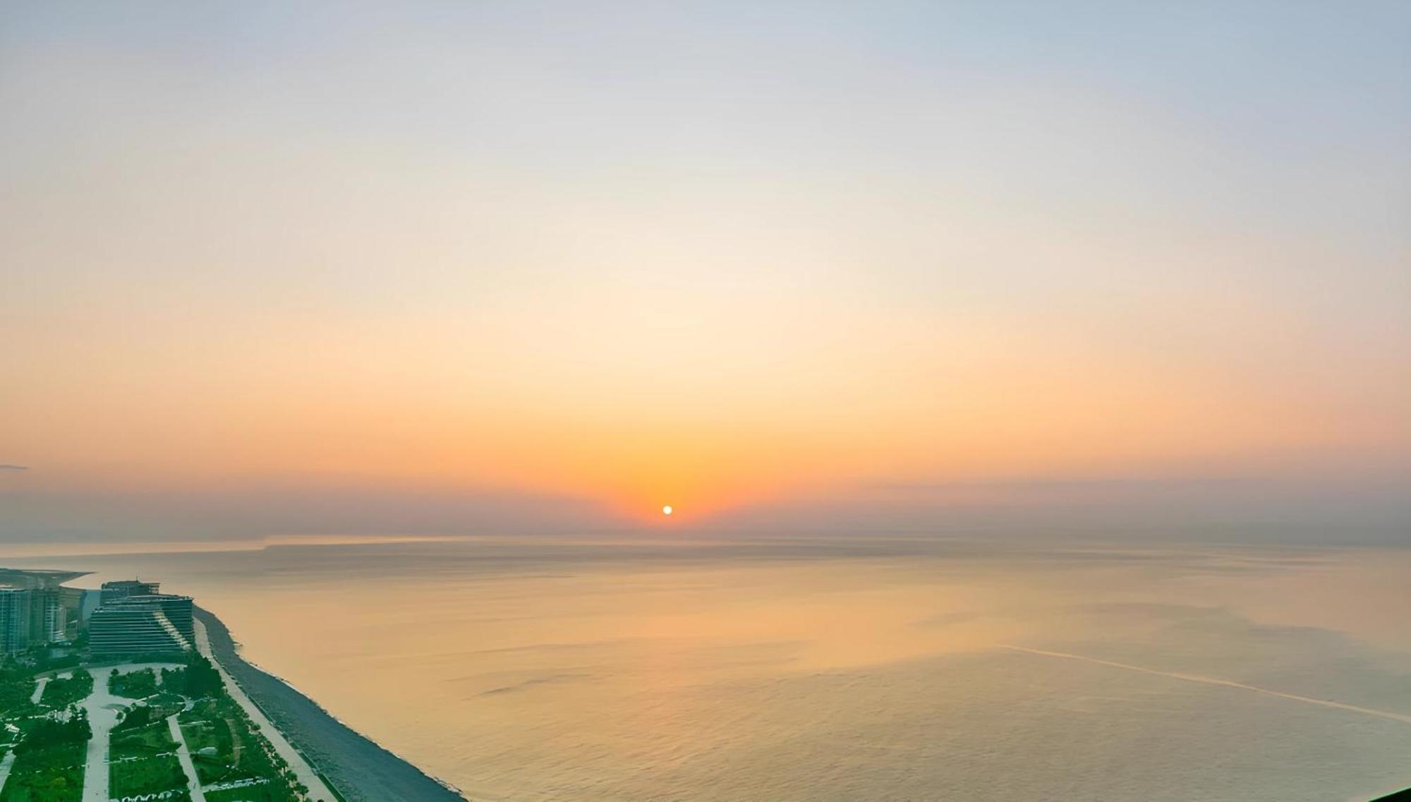 Luxury Orbi City Sea View Aparthotel Μπατούμι Εξωτερικό φωτογραφία