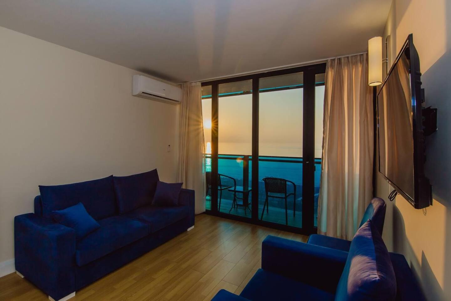 Luxury Orbi City Sea View Aparthotel Μπατούμι Εξωτερικό φωτογραφία