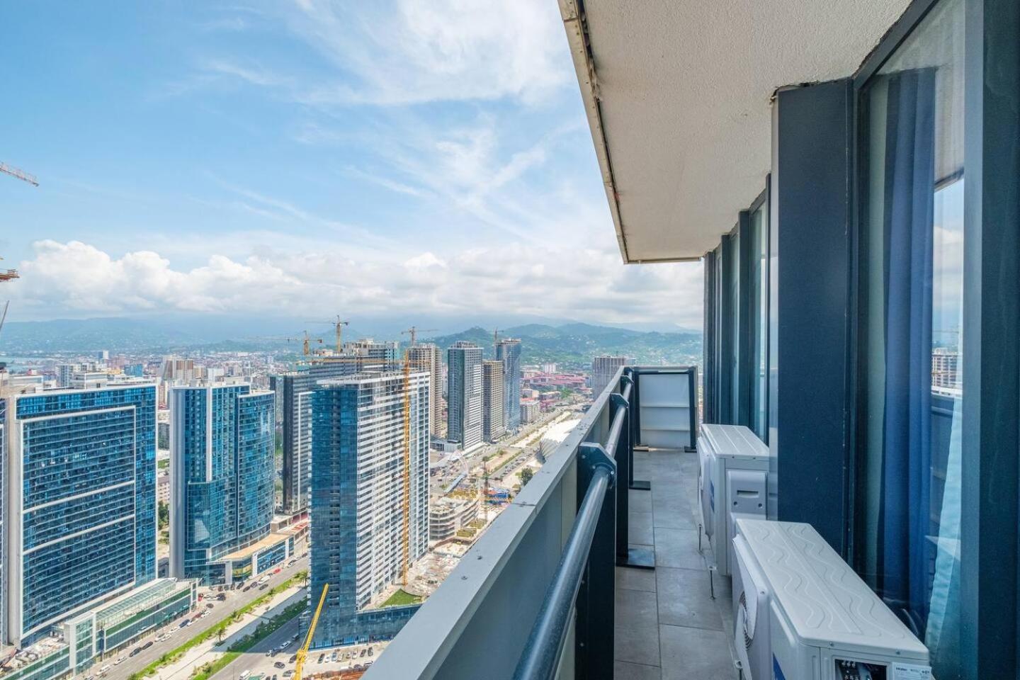 Luxury Orbi City Sea View Aparthotel Μπατούμι Εξωτερικό φωτογραφία