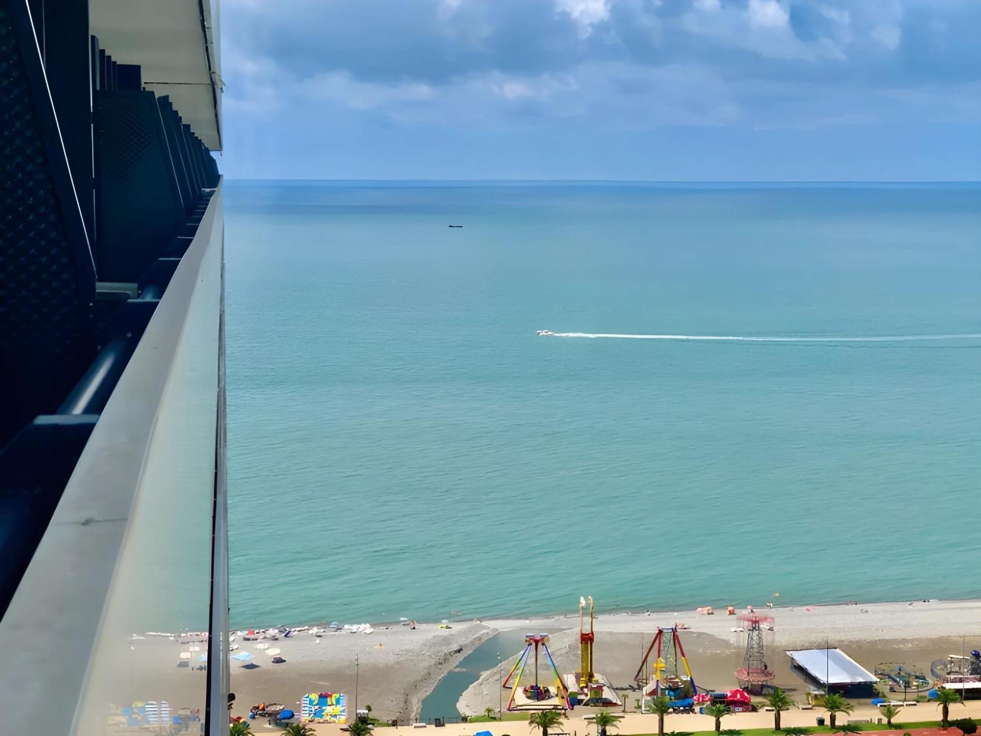 Luxury Orbi City Sea View Aparthotel Μπατούμι Εξωτερικό φωτογραφία