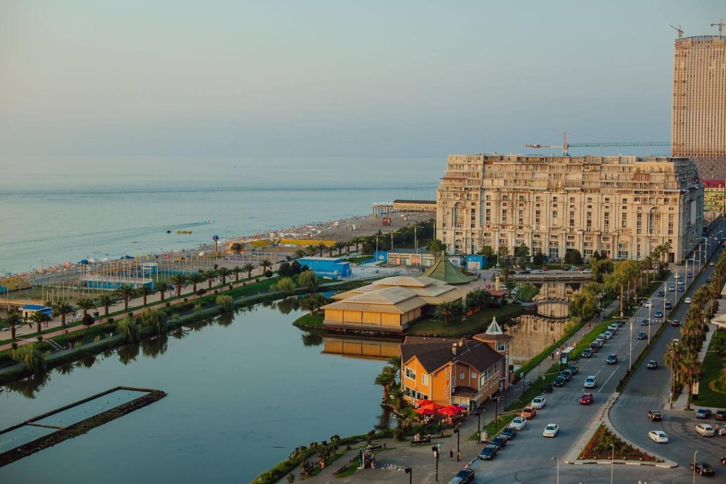 Luxury Orbi City Sea View Aparthotel Μπατούμι Εξωτερικό φωτογραφία