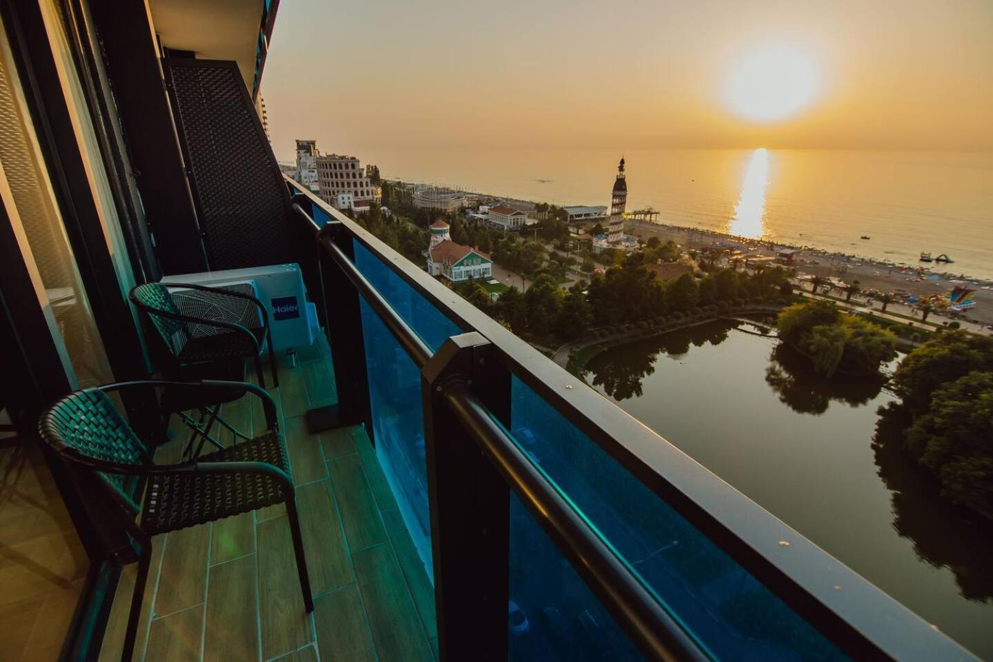 Luxury Orbi City Sea View Aparthotel Μπατούμι Εξωτερικό φωτογραφία