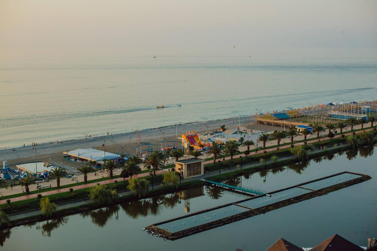 Luxury Orbi City Sea View Aparthotel Μπατούμι Εξωτερικό φωτογραφία